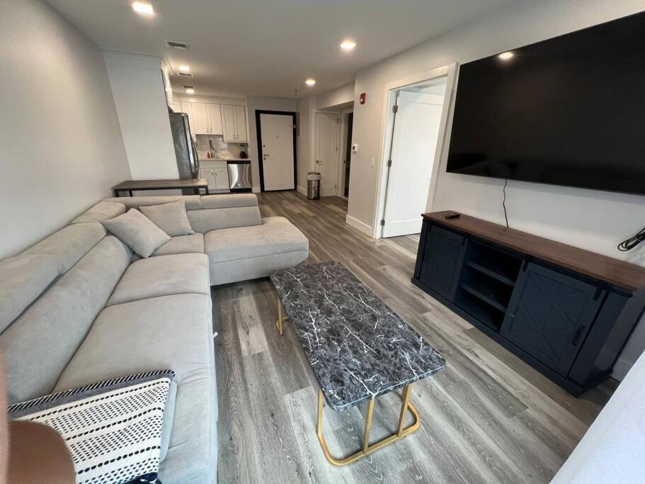 The Chic Suite - 1Br With Luxe Amenities Paterson Εξωτερικό φωτογραφία